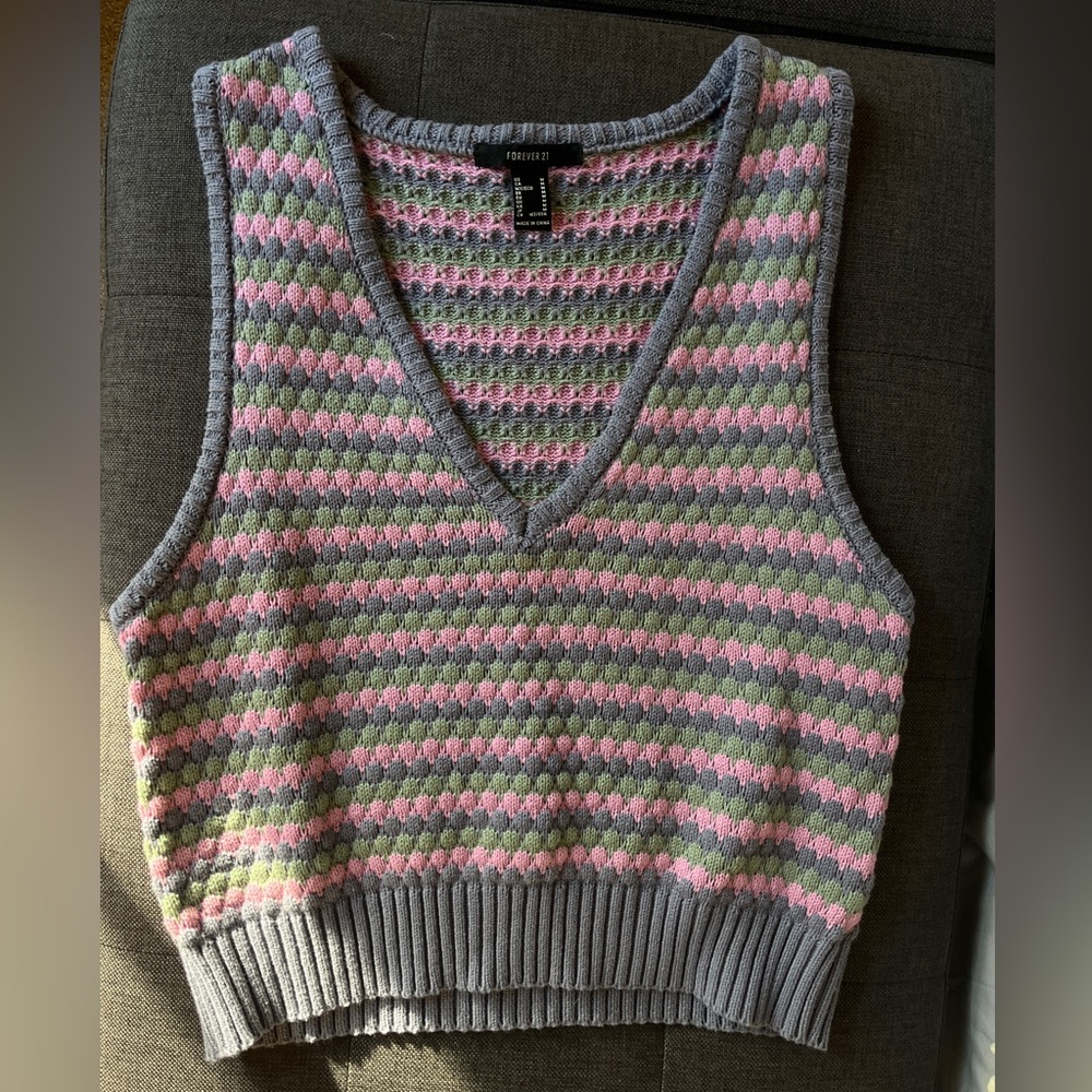 F21 Multi Colored&Knitted Cropped Vest. Worn 1x! Perfect condition.